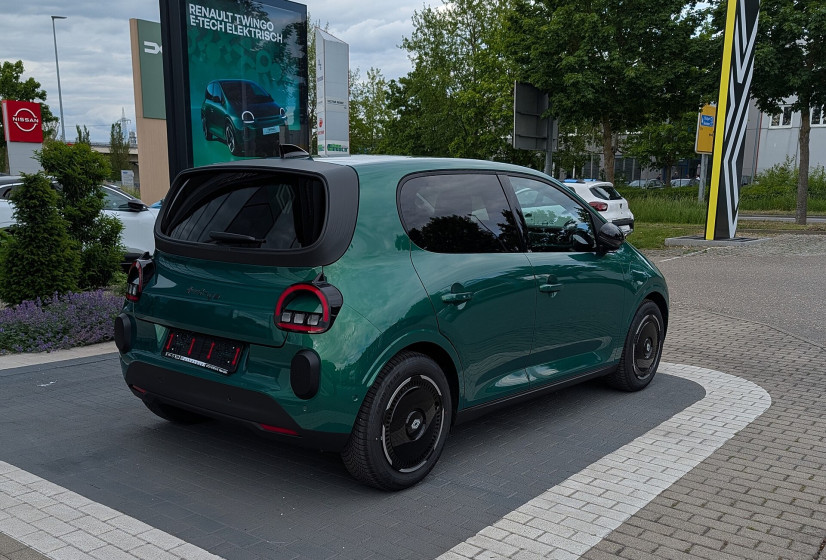 Renault Twingo E-Tech: от 17 463 € в Испании и что известно о европейском рынке