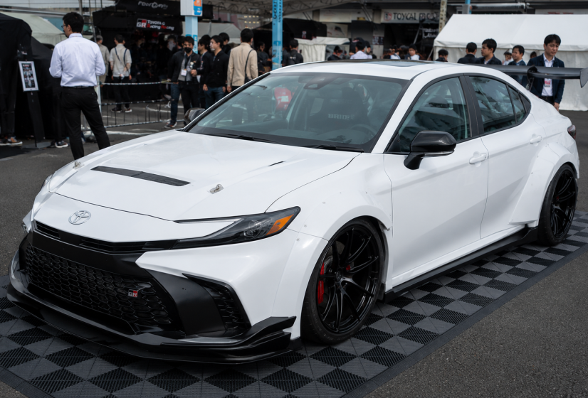 Toyota создала уникальную Camry с двумя турбомоторами и мощностью около 700 л.с.